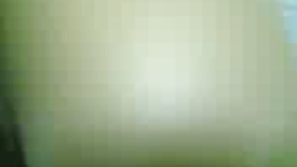ஸ்வீட் டீன் காதலி காலை உணவாக ஒரு டிக் சாப்பிட விரும்புகிறாள்